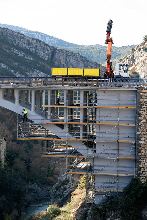 50.000 kg di ponteggio BRIO per la riparazione del ponte sul fiume Esera in Spagna