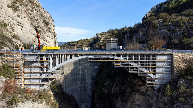 50.000 kg di ponteggio BRIO per la riparazione del ponte sul fiume Esera in Spagna