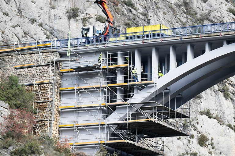 50.000 kg di ponteggio BRIO per la riparazione del ponte sul fiume Esera in Spagna